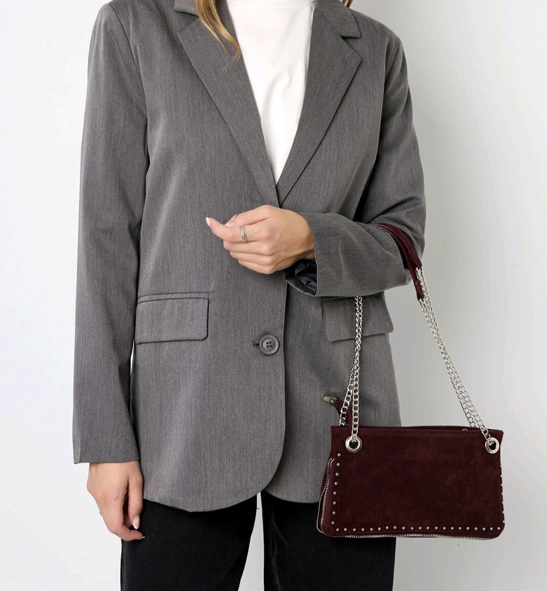 Handbag with studs